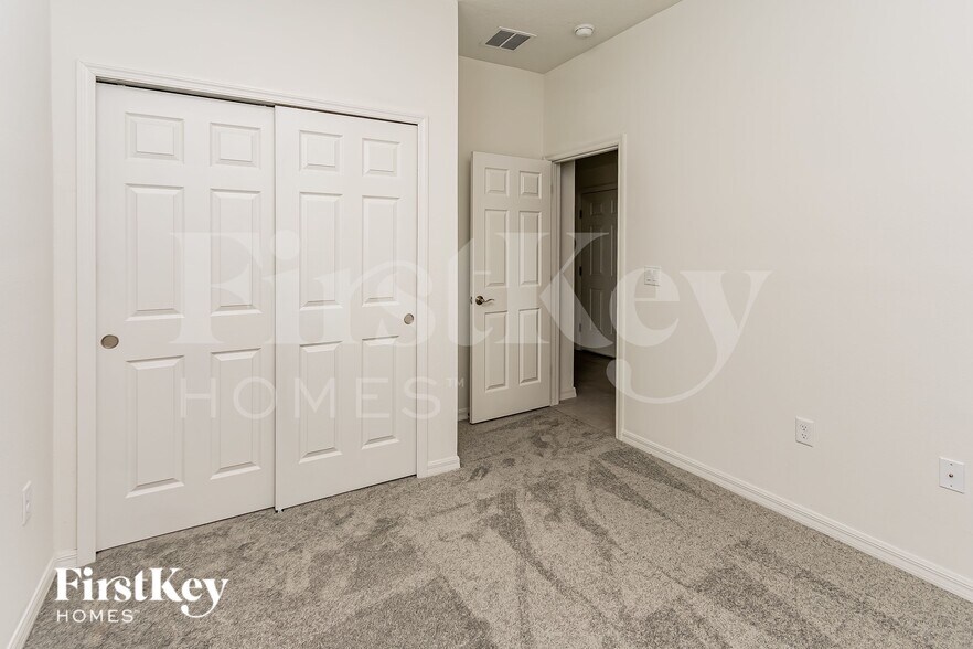 Building Photo - 348 Corbel Ln