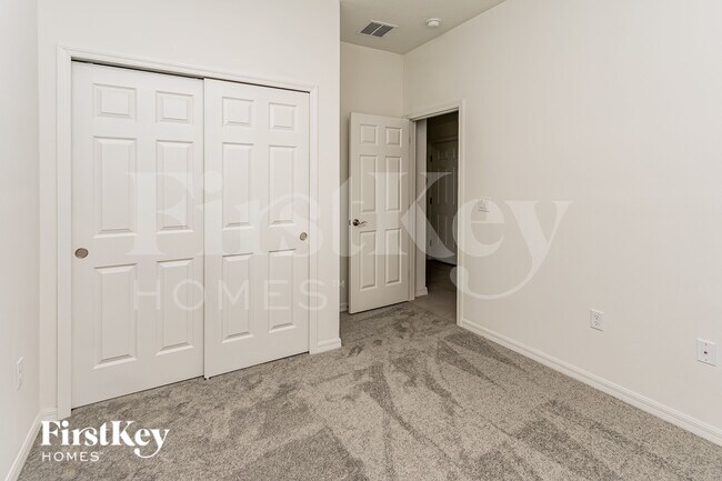 Building Photo - 348 Corbel Ln