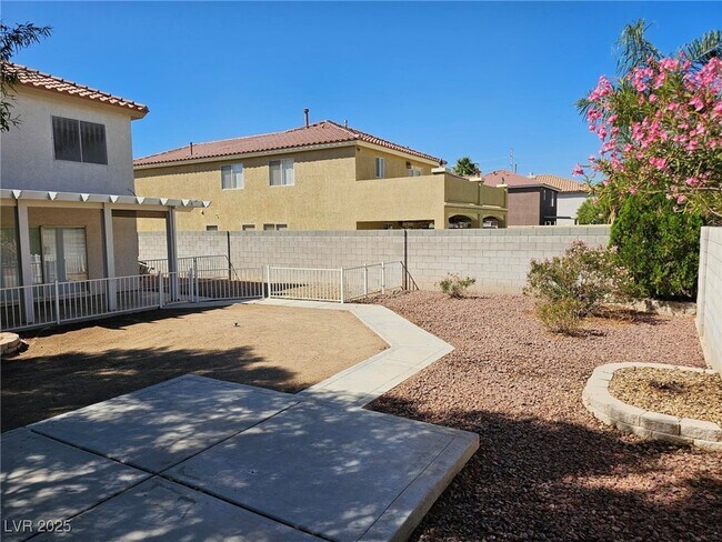 Building Photo - 8500 Glade Minnow Ave