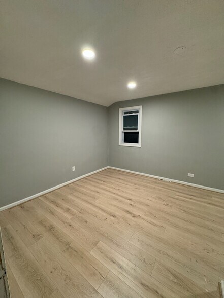 Building Photo - 7584 Hudson Ave