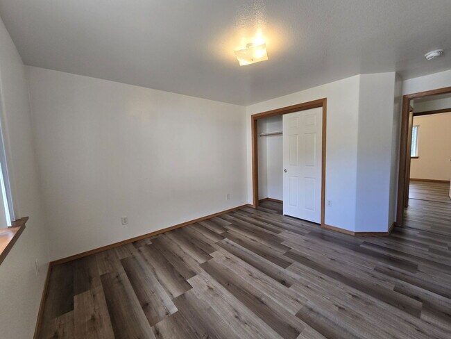 Building Photo - 394 Maylea Pl