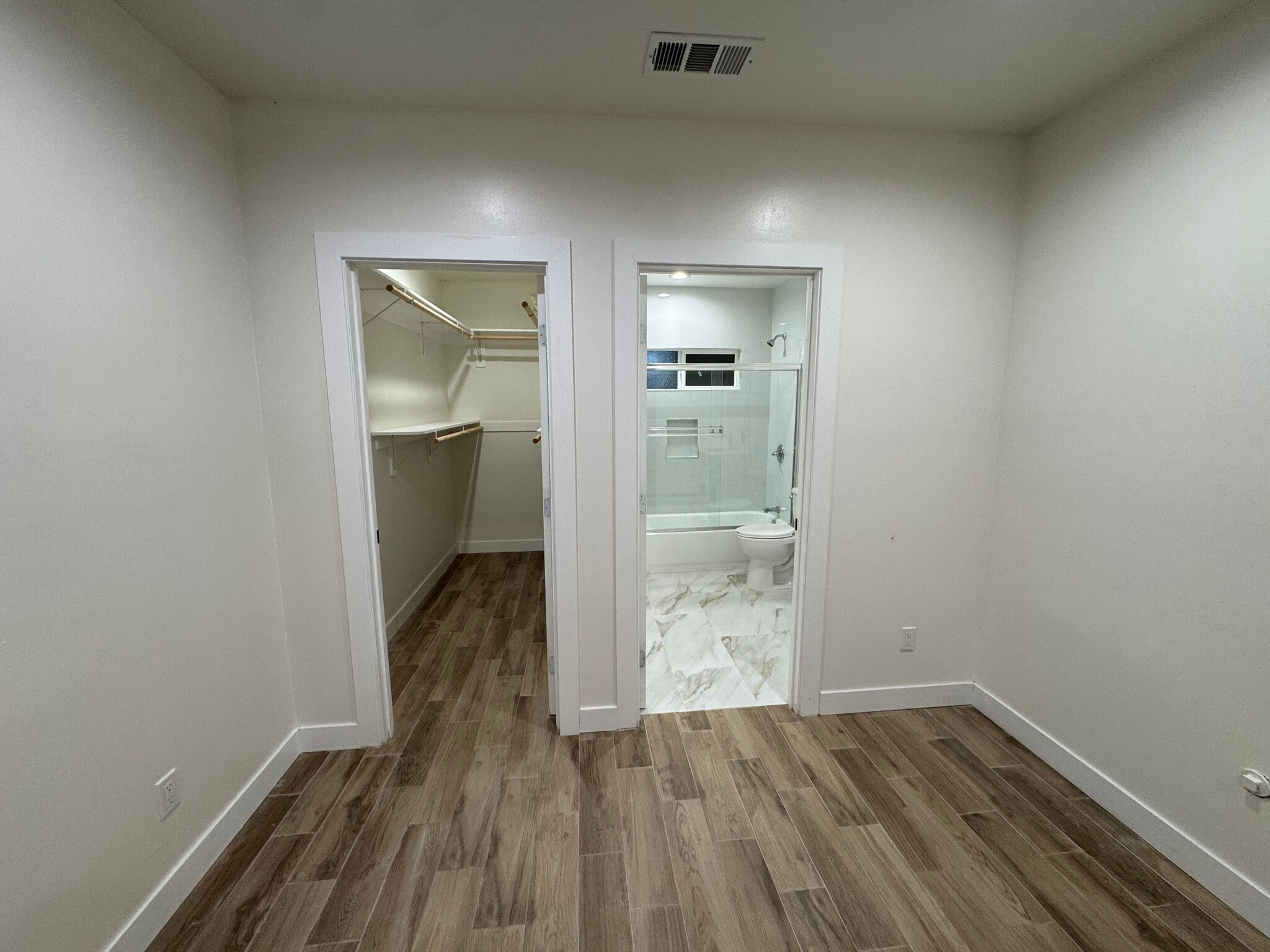 Building Photo - 4618 W Roy Cir