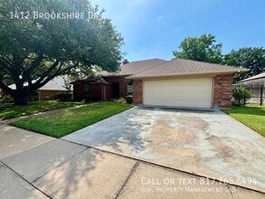 Building Photo - 1412 Brookshire Dr
