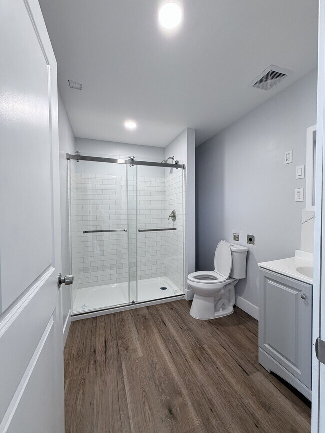 Building Photo - 4554 Estate Dr