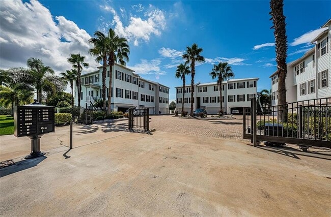 Building Photo - 7004 Grevilla Ave S