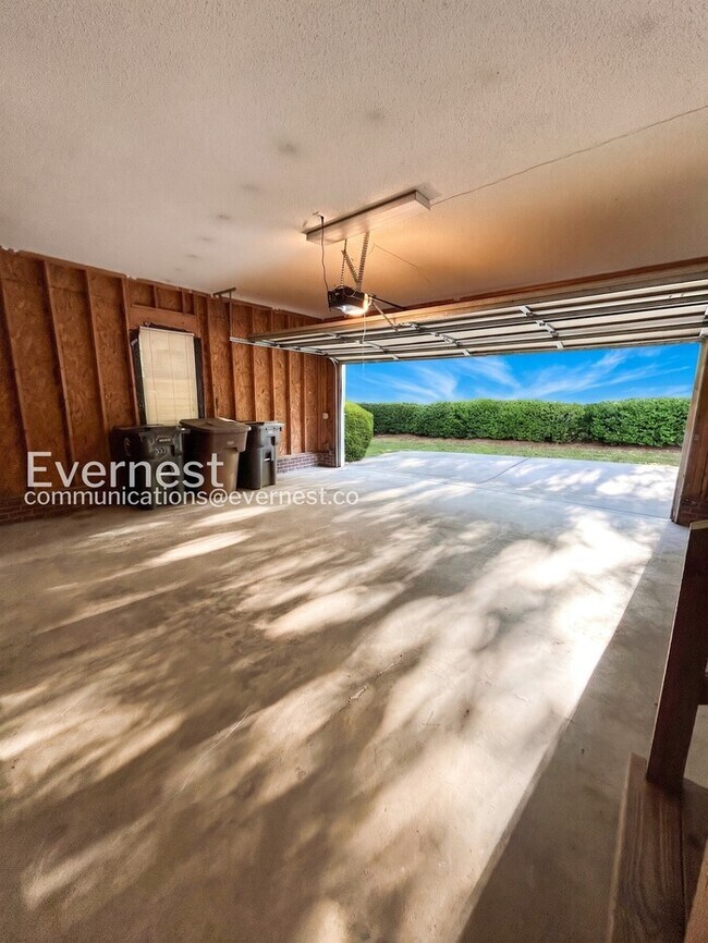 Building Photo - 3612 Mizell Rd