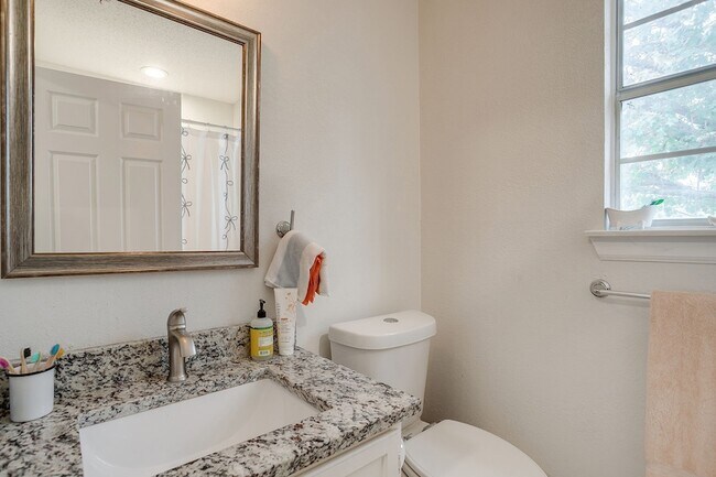 Building Photo - 5221 Grand Mesa Dr