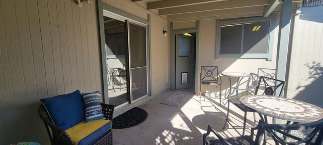 Building Photo - Low Maintenance Lifestyle Near Sacramento River Trail