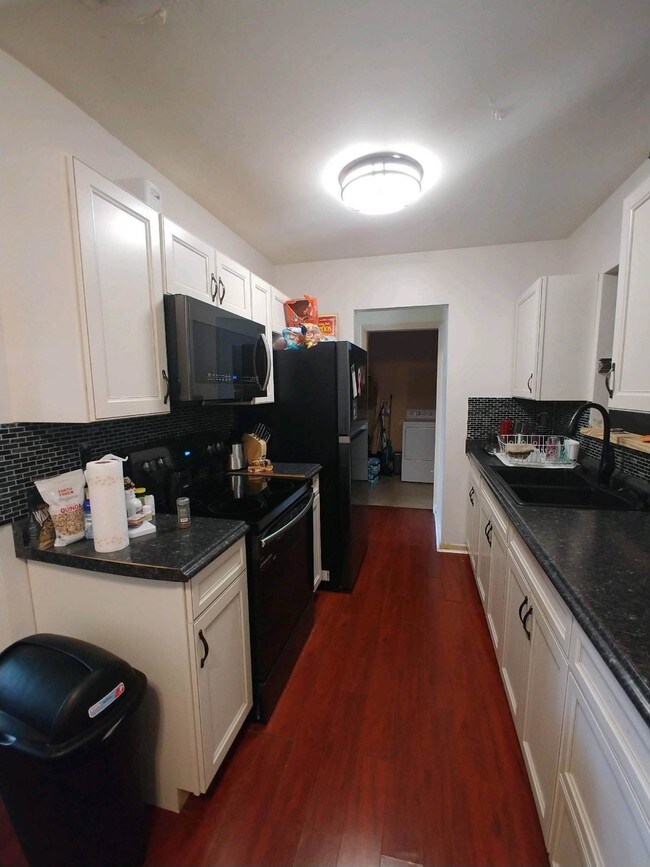 Building Photo - 671 W 35th Street  Riviera Beach FL 33404