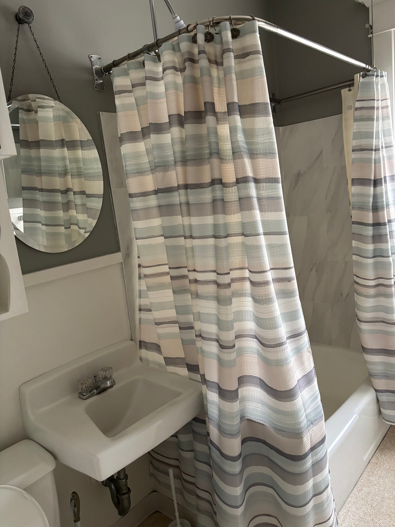 Building Photo - 14 Moynan St