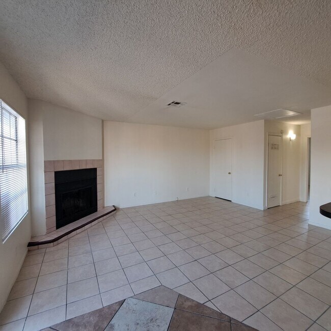 Building Photo - 6975 Dunsbach Way