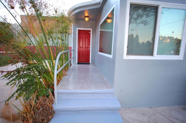 Front Door - 2601 Silver Lake Blvd
