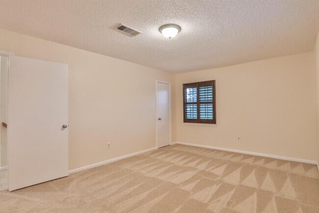 Building Photo - 1606 2nd St
