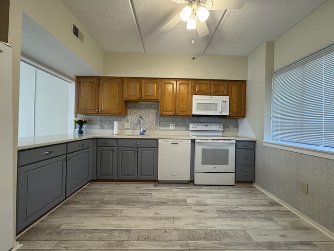 Building Photo - 85 Viscount Dr