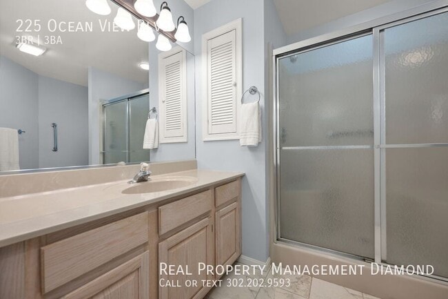 Building Photo - 225 Ocean View Blvd