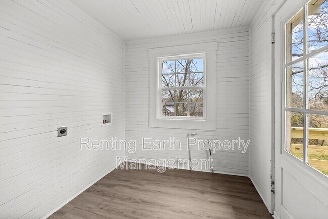 Building Photo - 2204 28th St N