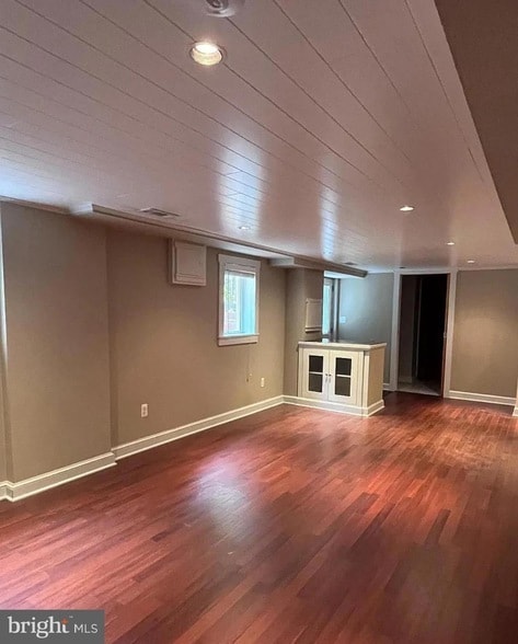 Building Photo - 10512 Norman Ave