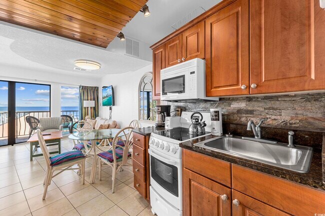 Building Photo - 202 70th Ave N