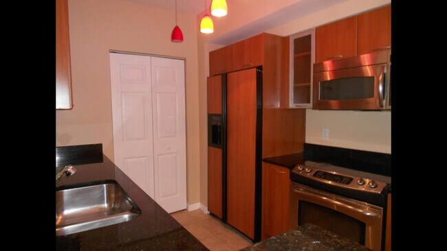Building Photo - 700 E Boynton Beach Blvd