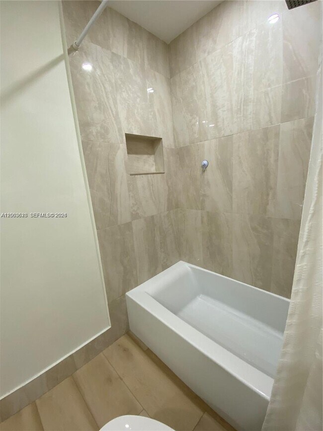 Building Photo - 1200 Tallwood Ave