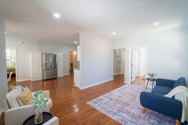 Building Photo - Charming East Nashville Home