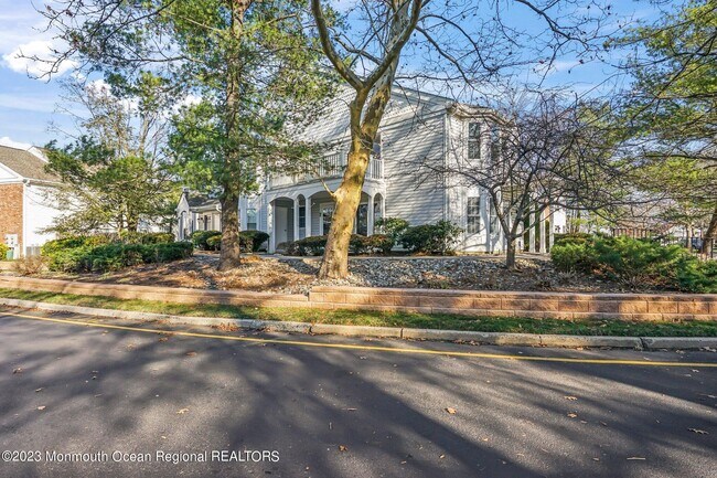 Building Photo - 7 Tulip Ln