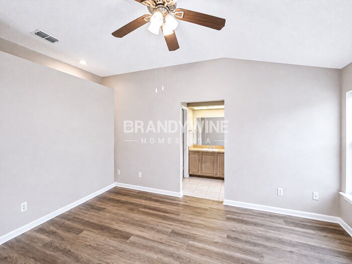 Building Photo - 7768 Rockridge Dr W
