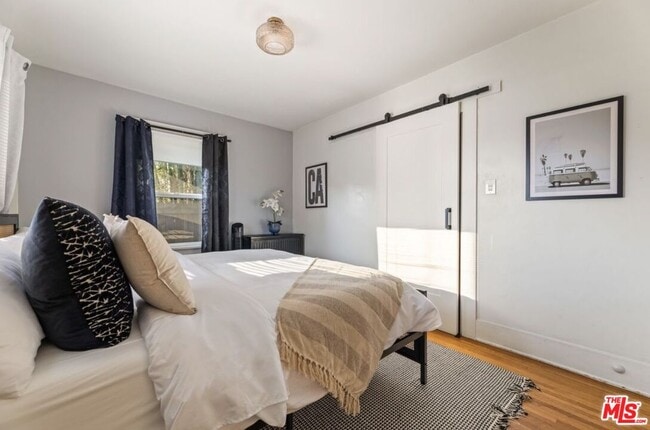 Building Photo - 736 Redondo Ave