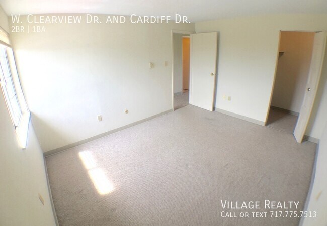 Building Photo - 81 W Clearview Dr