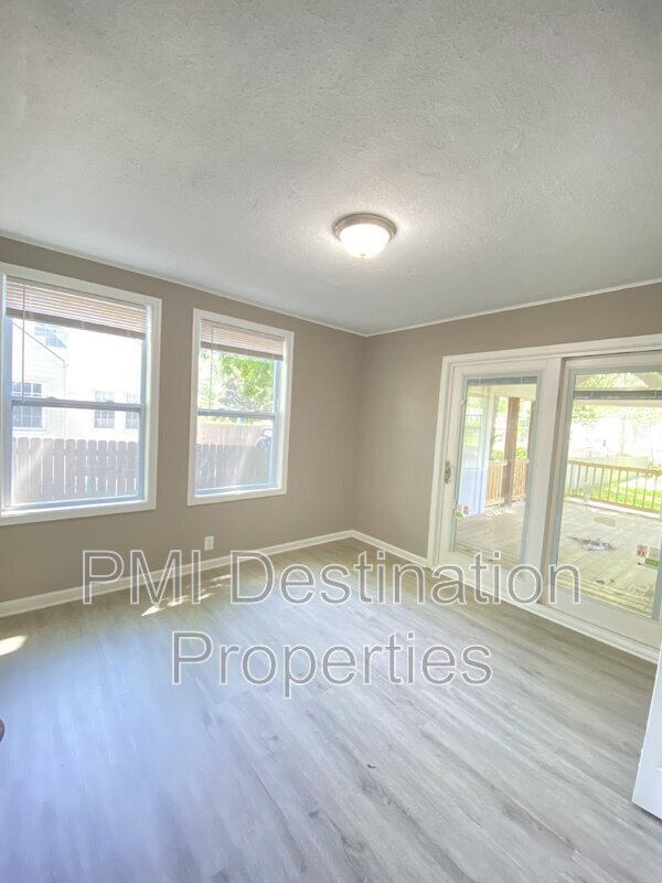 Building Photo - 5710 Hadley St
