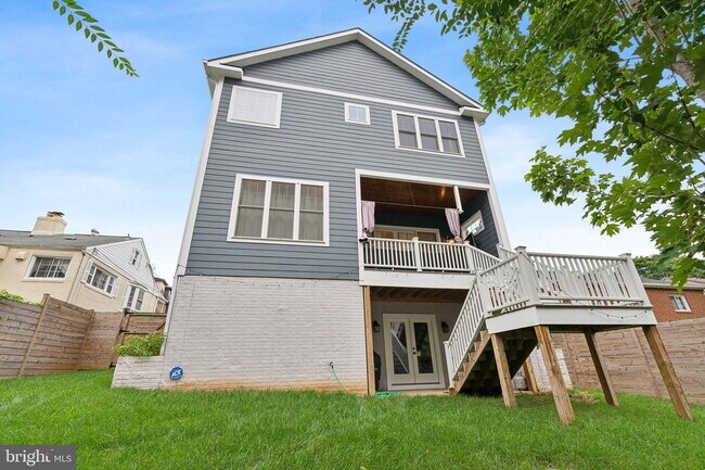 Building Photo - This meticulously cared-for residence, constructed in 2021 by Danforth Homes, presents everything...