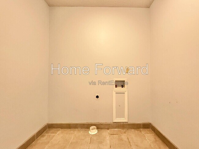 Building Photo - 3533 Honey Jay Ct