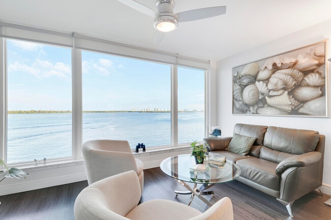 Building Photo - 52 Yacht Club Dr