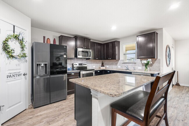 Building Photo - 432 Salt Fork