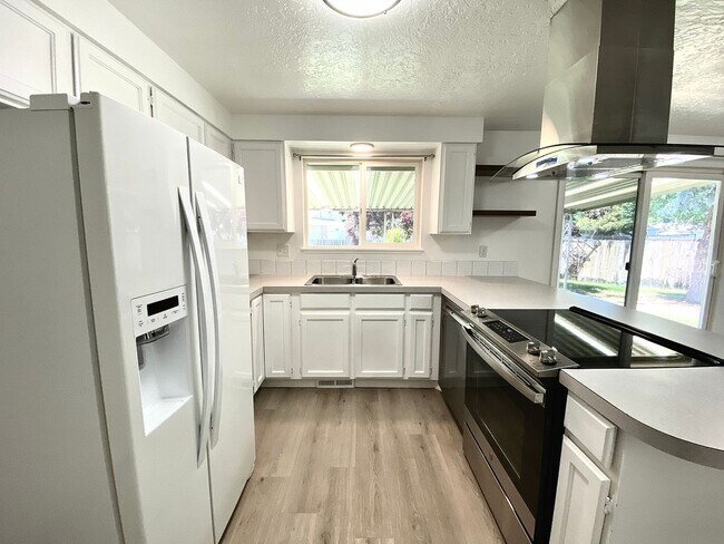 Building Photo - 3 bedroom 2 Bath 2 Car Garage Single Level Home near Micron and BSU