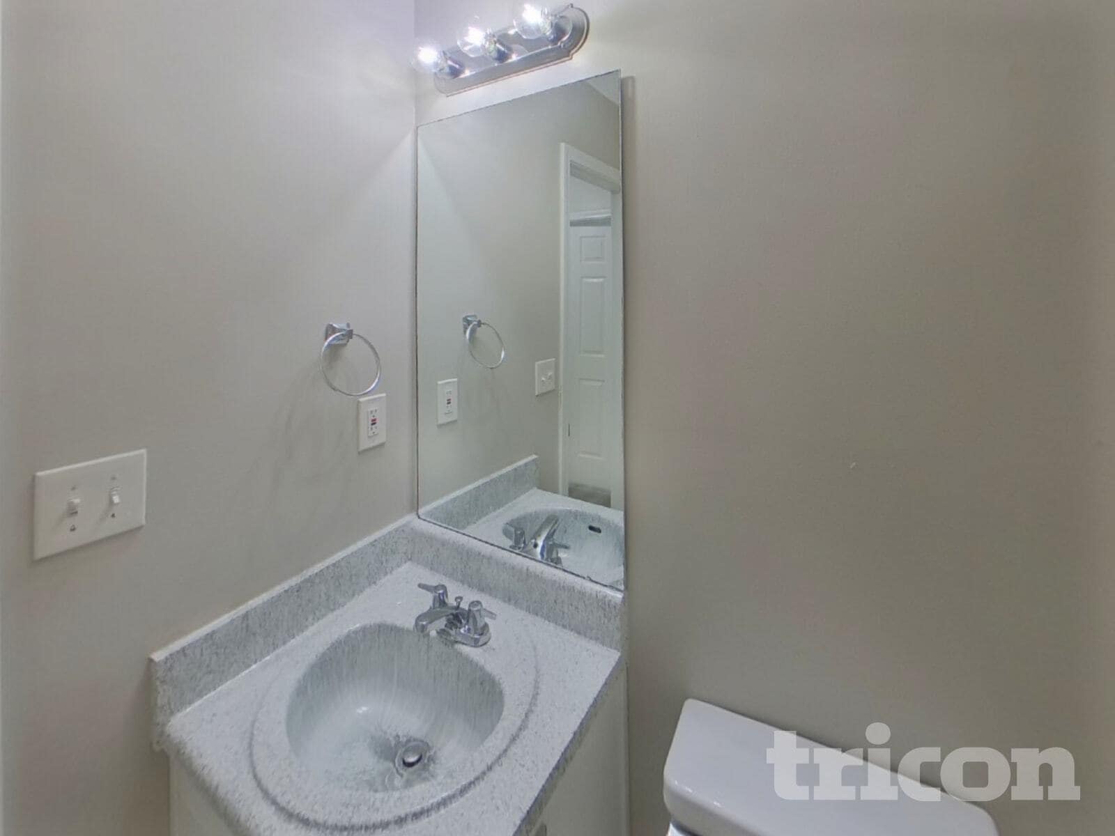 Building Photo - 421 Washington Dr