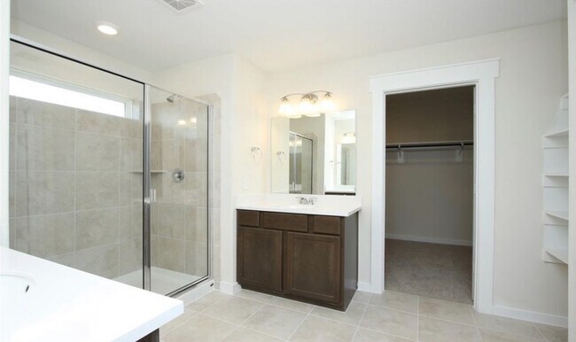 Building Photo - 208 Lisa Marie Dr