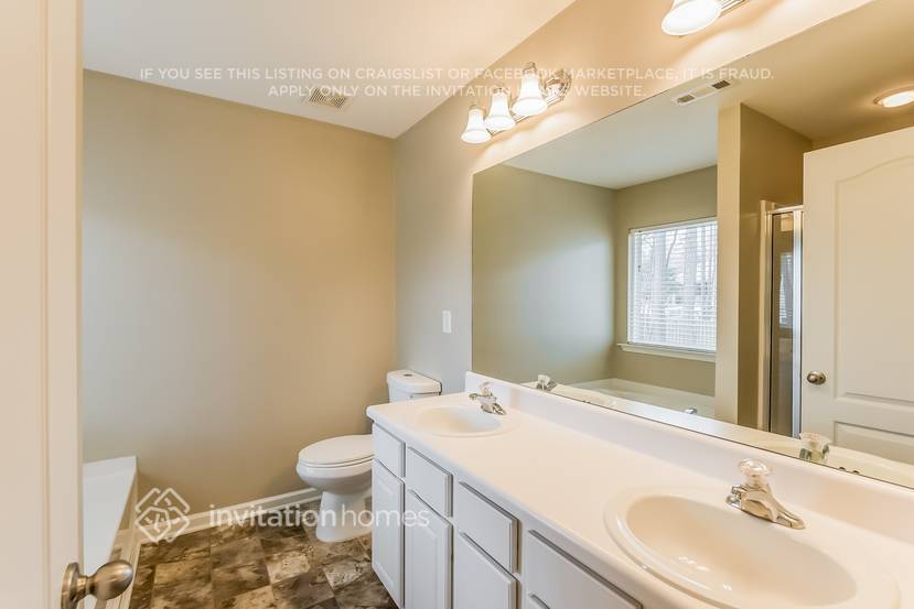 Building Photo - 116 Creekwood Tr