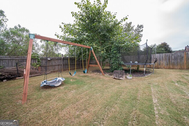 Building Photo - 334 Stillwood Dr