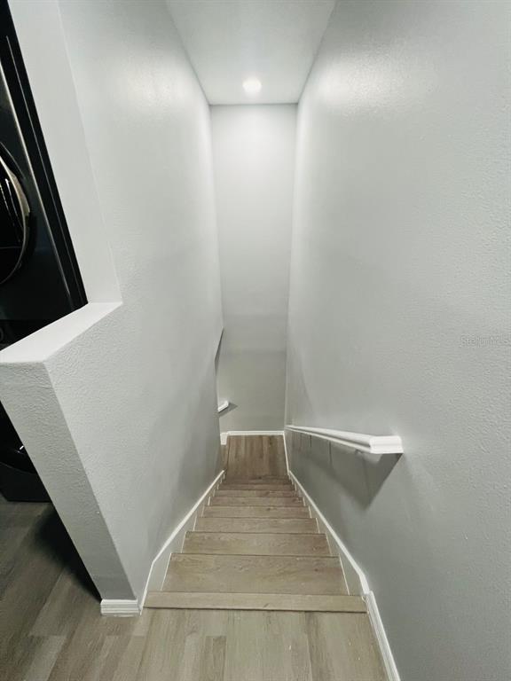 Building Photo - 2121 Whitewood Ct