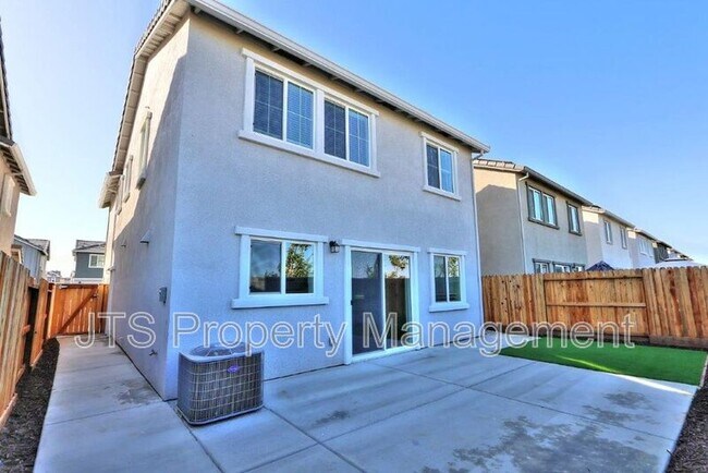 Building Photo - 2097 Shady Tree Cir