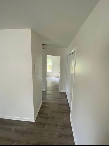 Building Photo - 4820 Catskill Dr