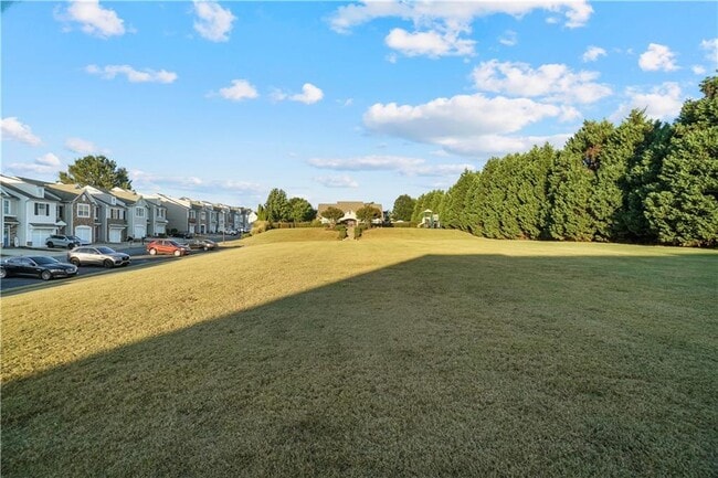 Building Photo - 1938 Dilcrest Dr