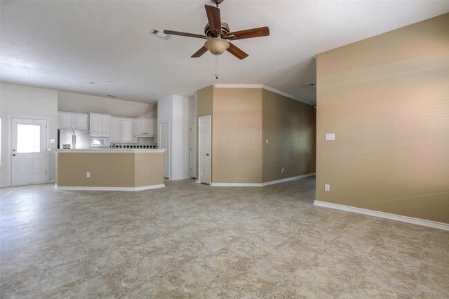 Building Photo - 131 Avonlea Dr