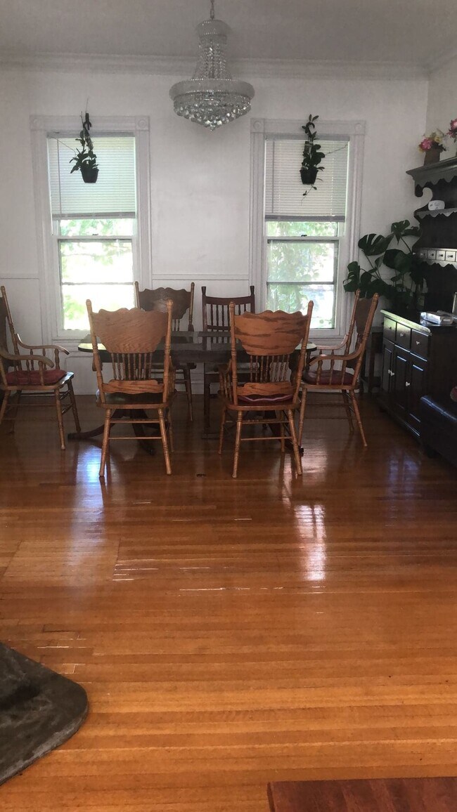 Building Photo - 51 Center St