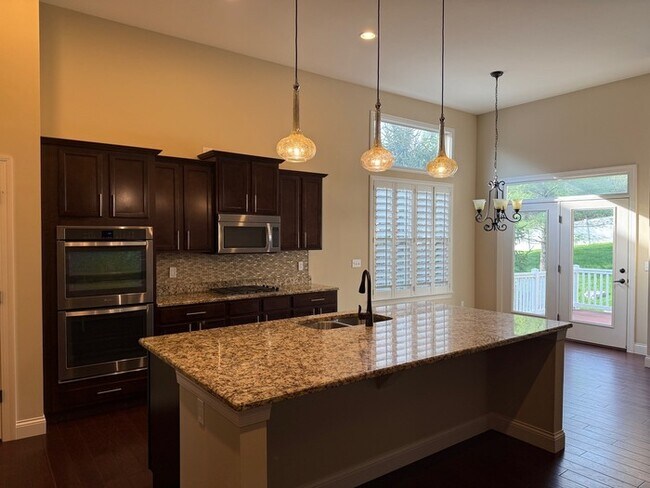 Building Photo - 36 Sag Harbor Ct