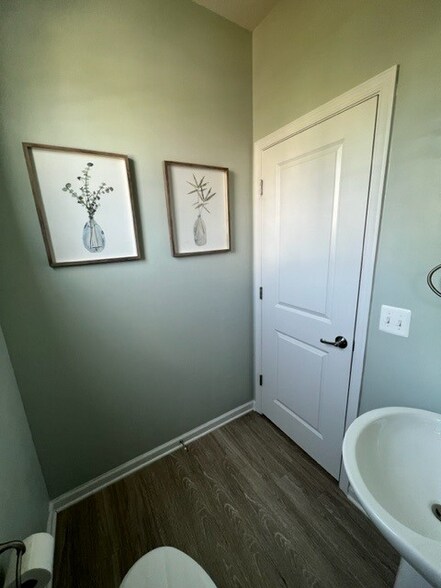 Building Photo - 7804 Rosella Ln