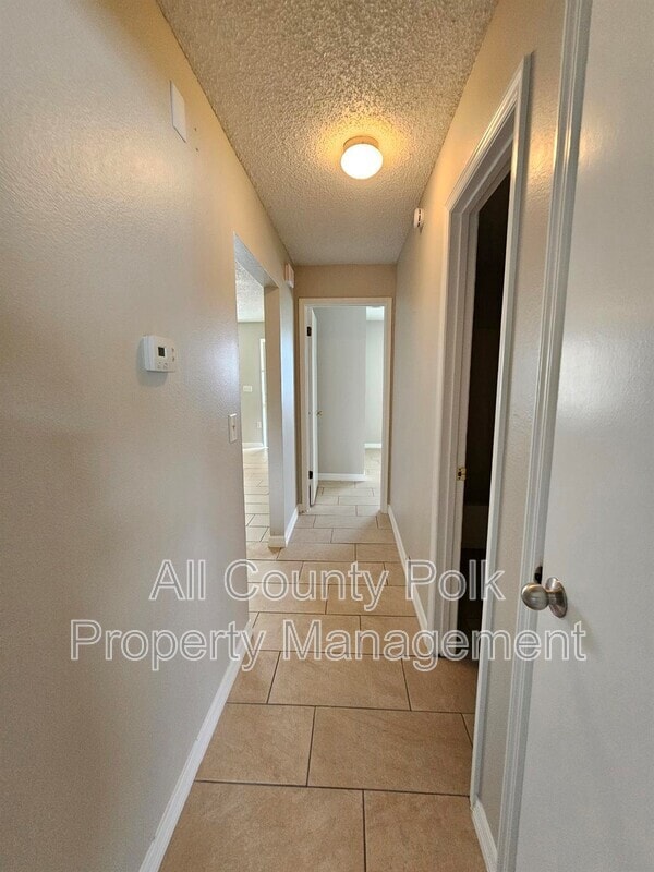 Building Photo - 5423 N Orange Ave