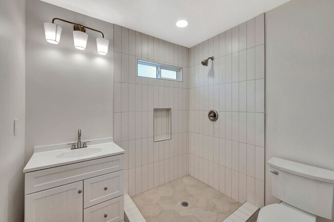 Building Photo - Single level 3 bedrooms home in San Diego ...
