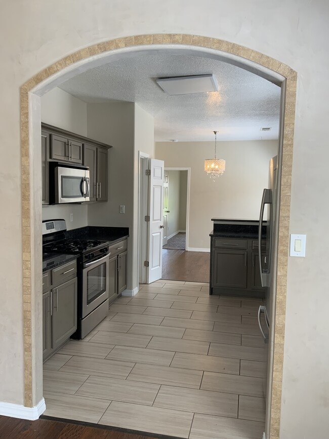 Building Photo - 3425 Old Mill Rd